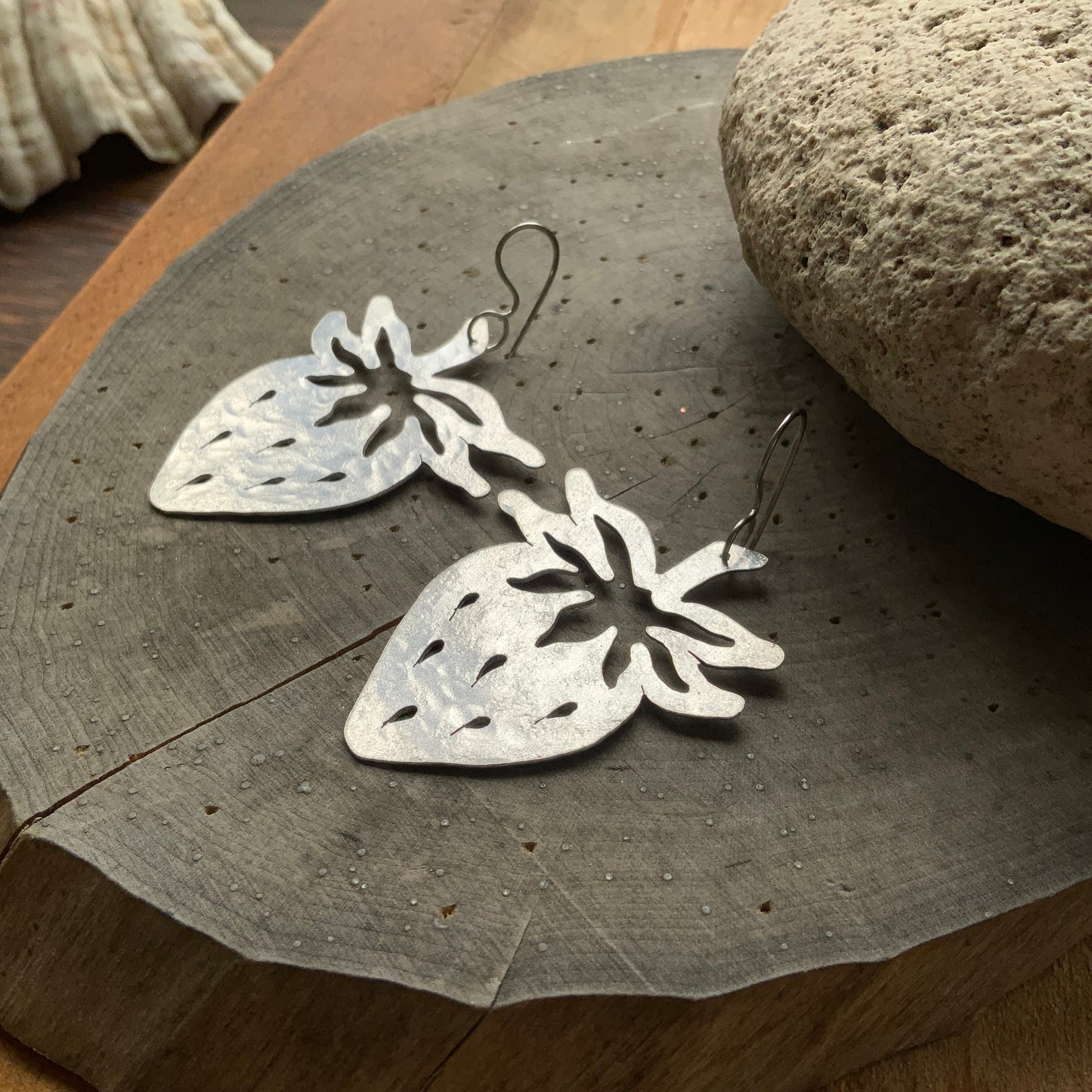 Hammered Brass Strawberry Earrings: Fresh Folksy Style