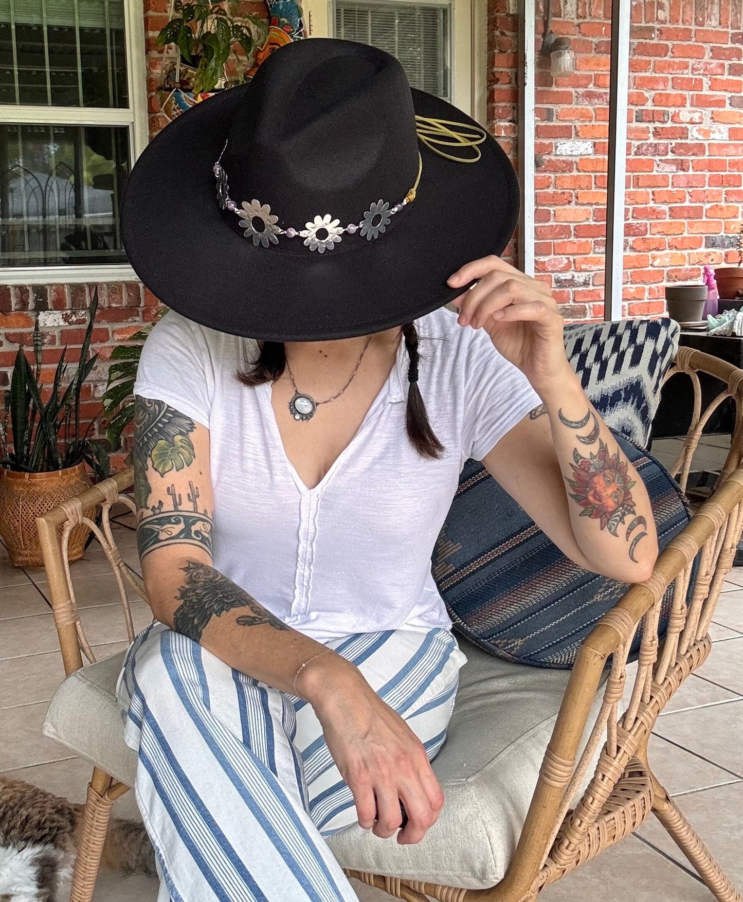 Daisy Hat Band: Handmade Flower Crown with Amethyst