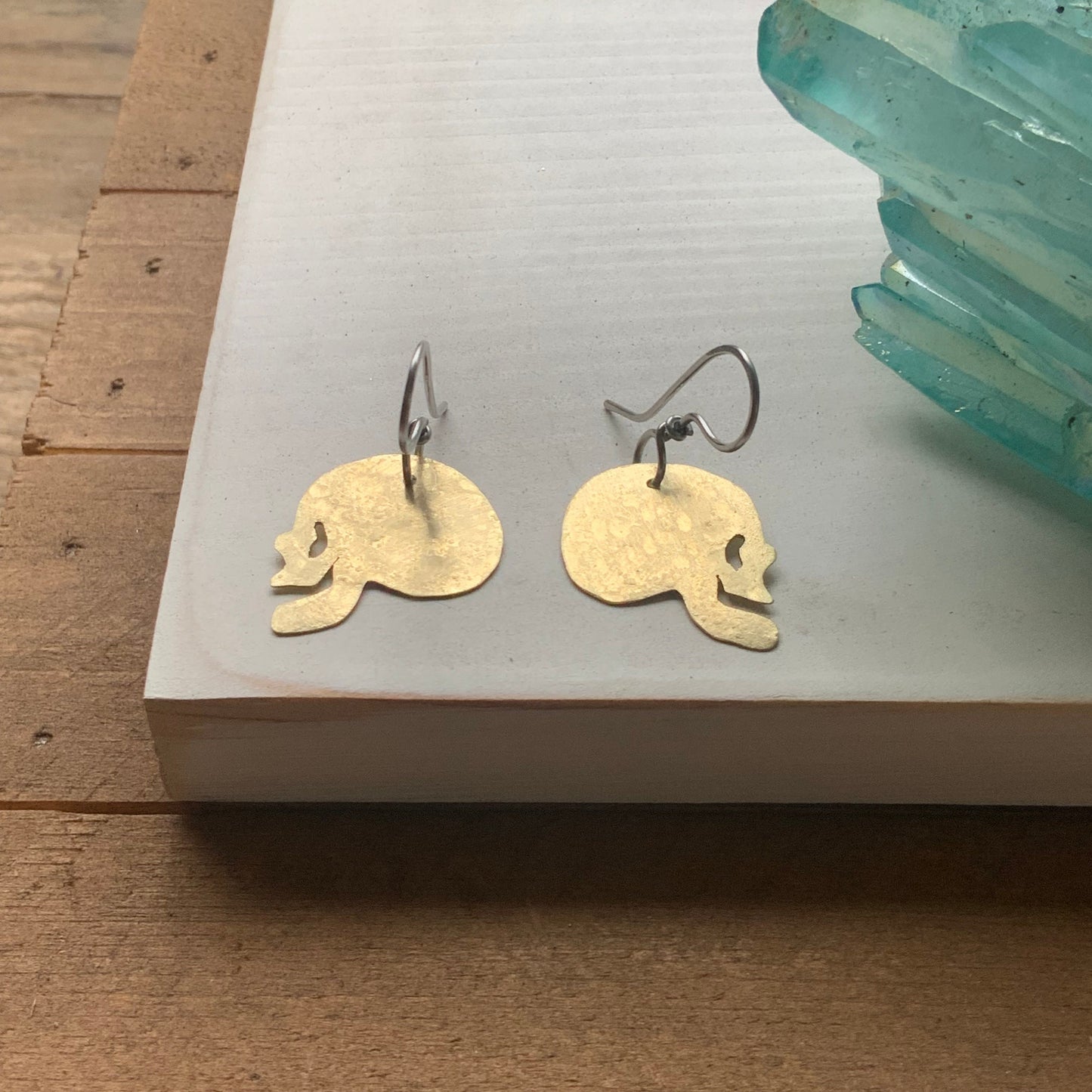 Handmade Metal Skull Dangle Earrings: Edgy Cutout Design